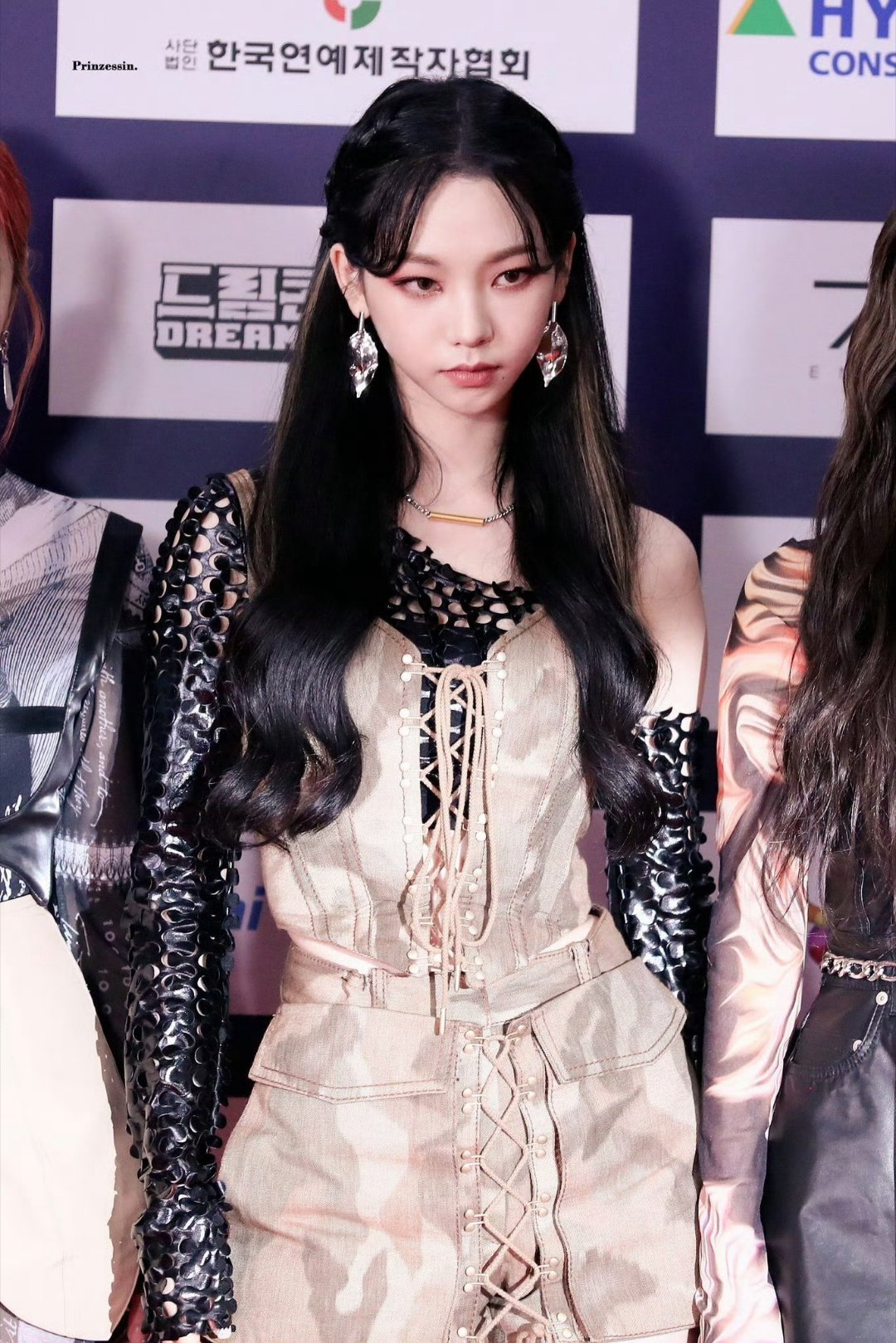 柳智敏210626虽然是五年前但地表最强美人蛇早已显现🐍