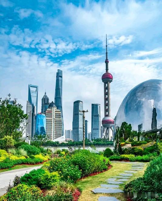 为什么上海能成为国内第一大城市？抛开政策看先天家底很多人在讨论国内城市排名