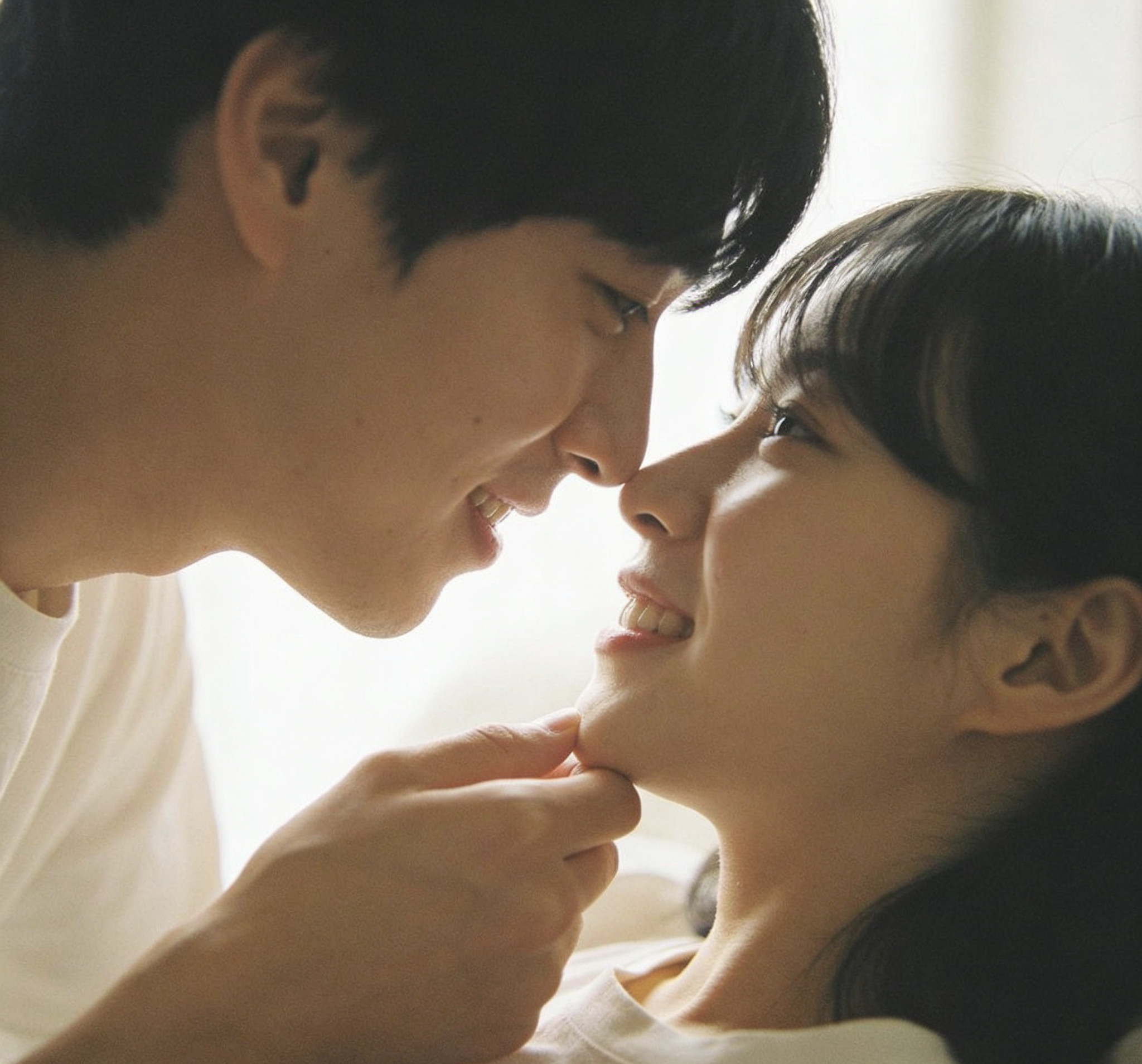 张爱玲说："头婚怕小三，二婚怕前任，不婚对不起父母，离婚对不起孩子，结婚对不起自