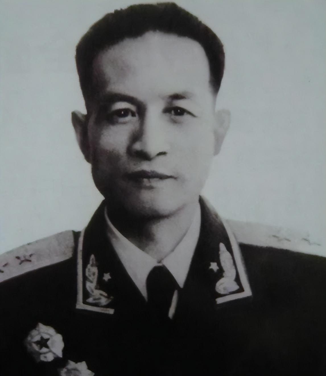 1930年，红军在龙冈打了一场漂亮的伏击战，活捉了敌师长张辉瓒，但毛主席却犯了难