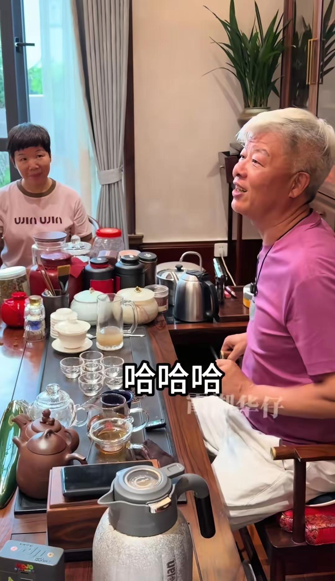 霞湖世家赞助足球小将500万​郭总说：我现在越来越佩服我老婆了，说赞助500万