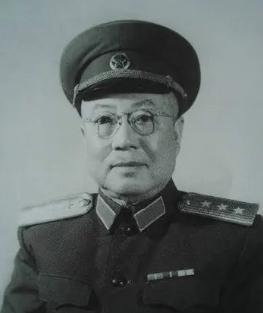 1946年，郭天民没有上报聂荣臻，把一万多名本该复员的老兵悄悄留在了部队，政委刘