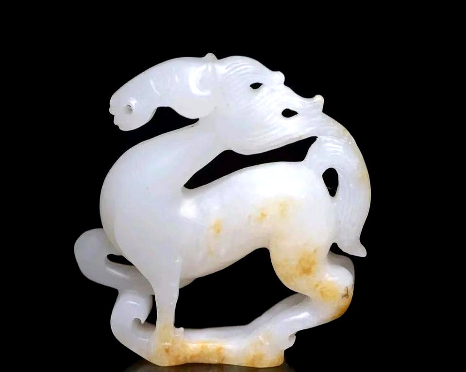 真正的成功，不在于溜须拍马，而在于自身价值。看看那些所谓的“成功人士”，点头哈腰