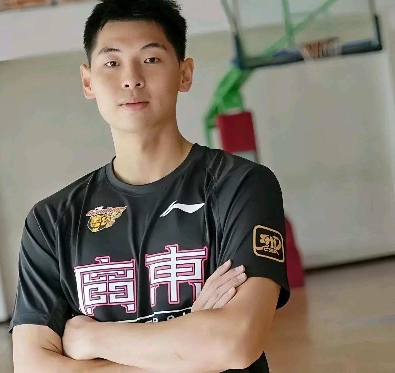 崔永熙广东宏远首秀时间基本确定！虽然广东官方未公布小崔的复出时间，但种种迹象表明