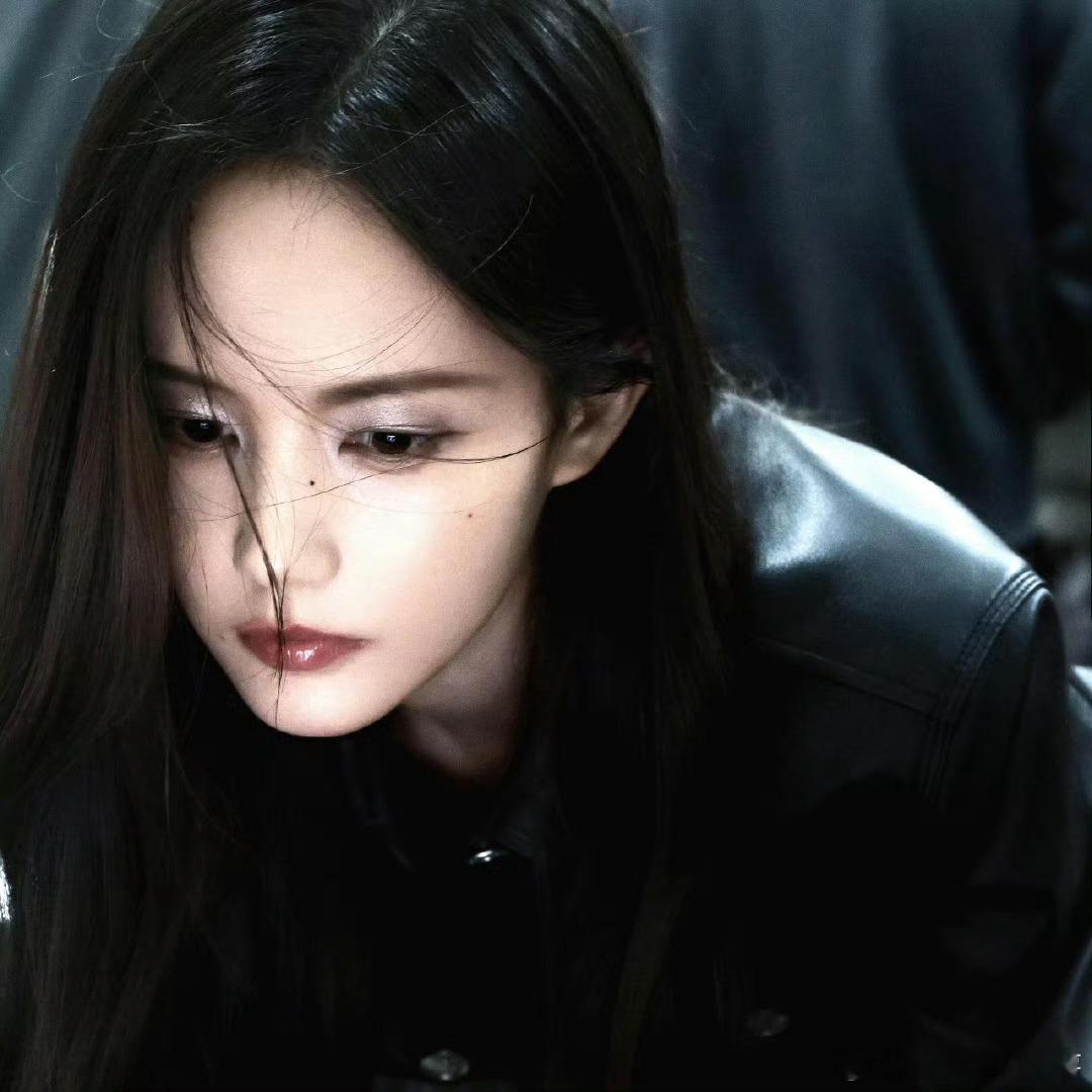 李一桐说想演恶女李一桐的长相真的很有魅力可可爱可御姐可恶女李一桐真的特别百变