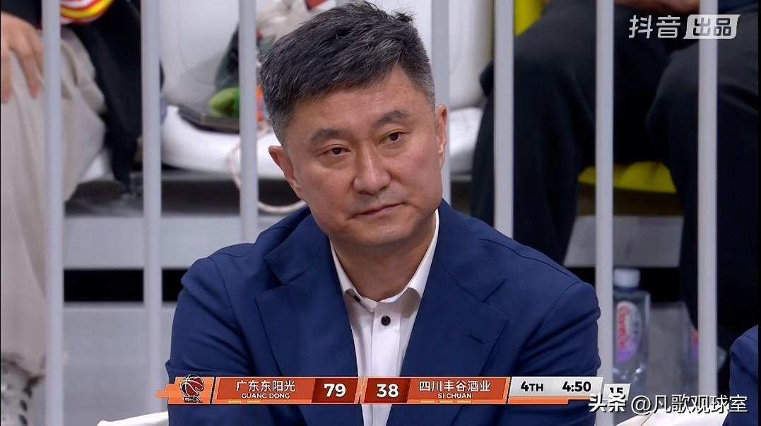 杜锋是不是被广东队老板下最后的通牒了，再输球就下课走人？昨晚的广东主场大胜四川