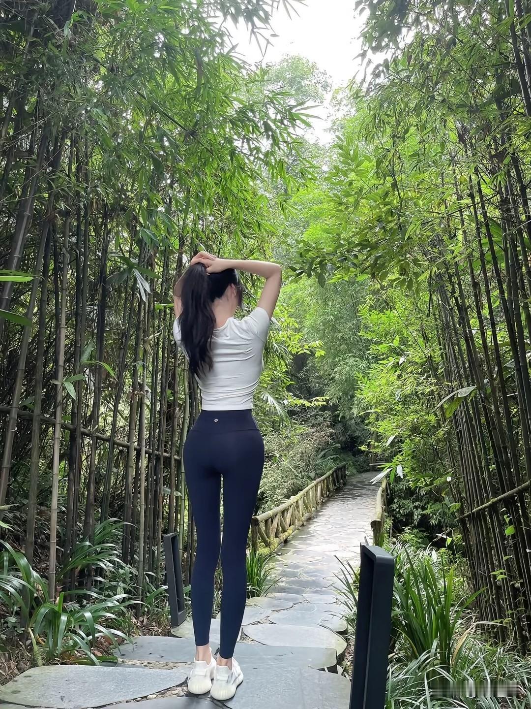 怎样穿搭知性又显身材?我是奇奇怪怪的人但我的爱是真真实实的…哈哈哈，超级酷很百
