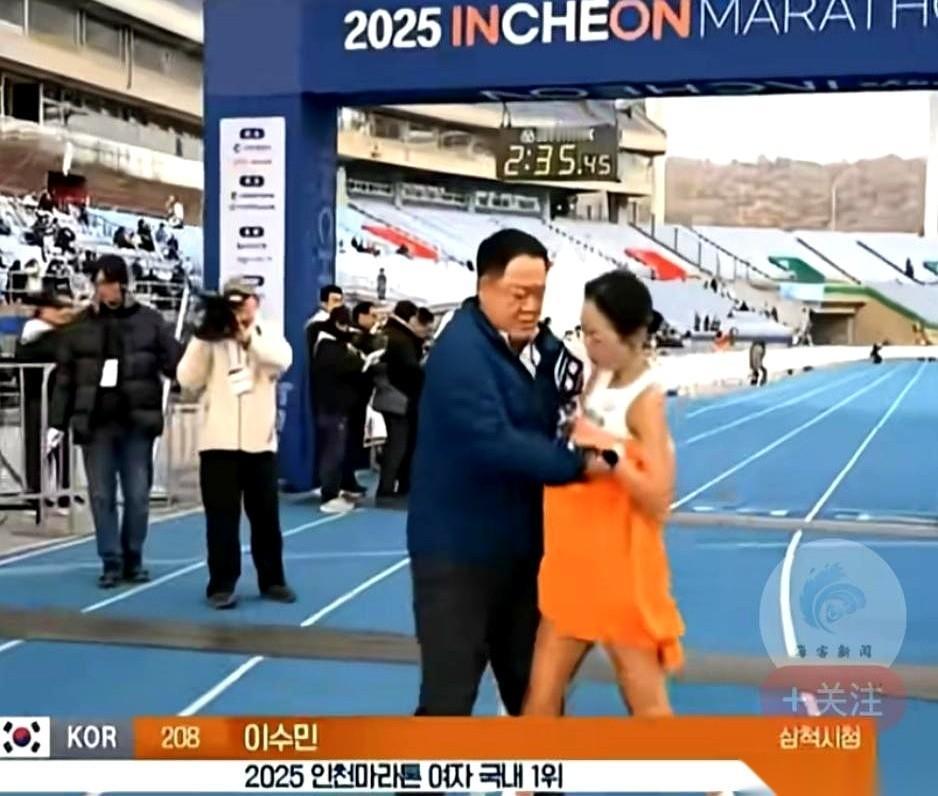刷到那个视频，韩国马拉松女冠军，冲线后一把甩开教练要给她围毛巾的手。说真的，隔