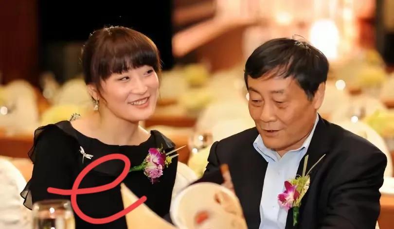 宗庆后这事儿，真是越扒越让人咋舌！离世一年多，突然被爆有6个私生子，情人还都是