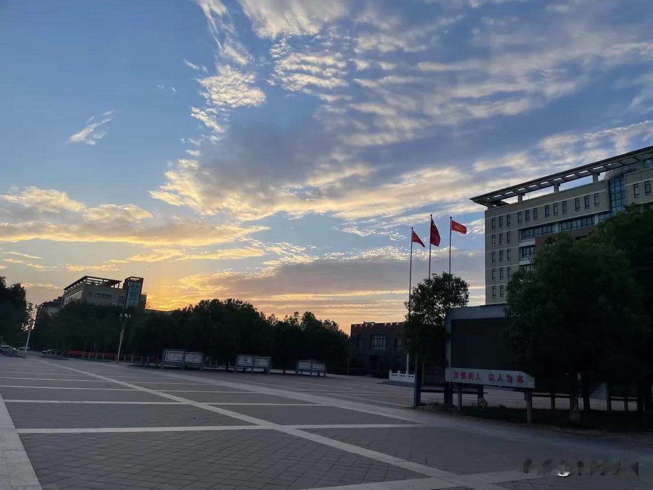 估计有很多家长都不知道高中的背后：孩子到了高中，进入以下几科老师担任班主任的班