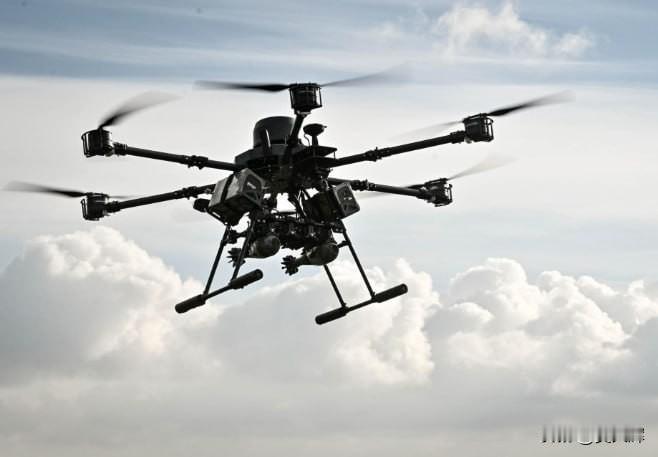 【俄军或正通过逆向工程仿制乌军“吸血鬼”重型无人机】呼号为“阿列克斯”的乌克