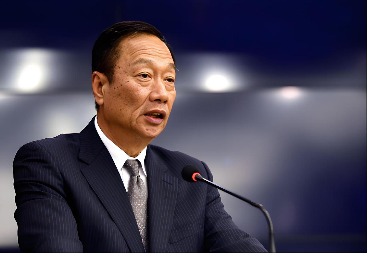 这次郭台铭不装了！直接带46台光刻机回国大陆，曾扬言“自己给大陆赏饭吃”的郭