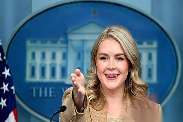 “漂亮，嘴唇像机关枪一样叭叭叭！”听到一个大老板这么评价自己的女下属，什么感觉