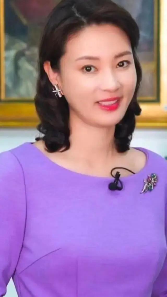 刘芳菲2026年现状，她2023年主动离开央视核心主业：传统文化自媒体，自制拦