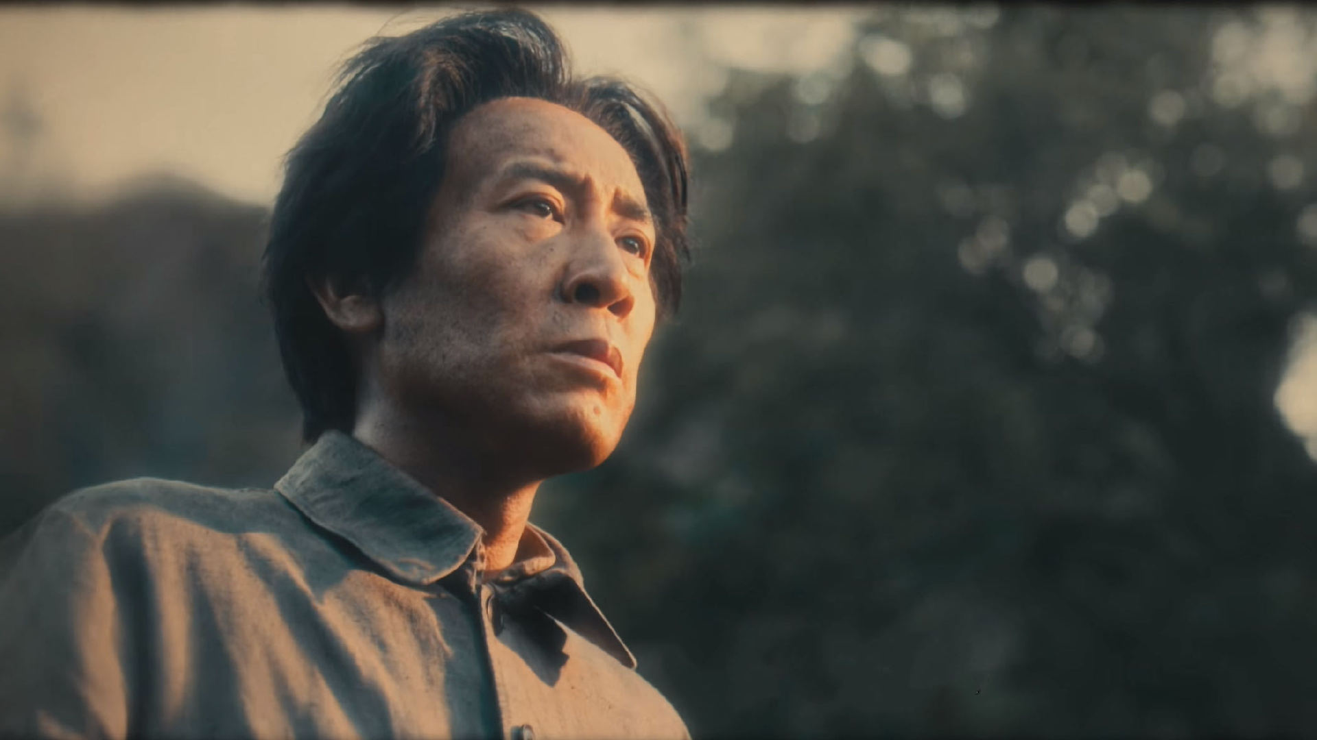 #伟大的长征#里于和伟老师的造型，是“长征精神”的具象化。长征是九死一生的血路。在于老师消瘦的面庞下