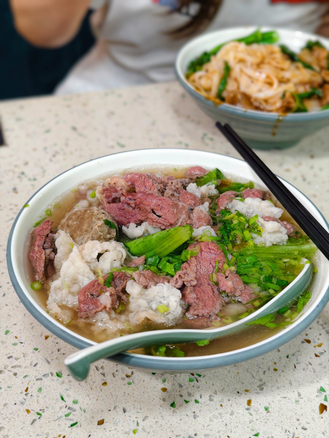 的烧鸡店太远，我今天的宵夜，就委屈委屈自己吧深圳·中心商务大厦