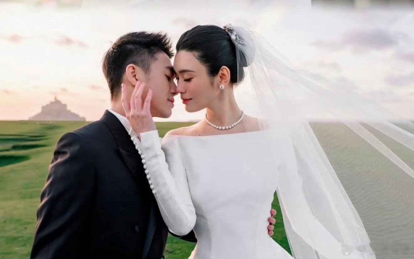 ——来自妈妈的复古高级珠宝，爱你。这是来自奚梦瑶的发文感谢。那些关于豪门婆媳