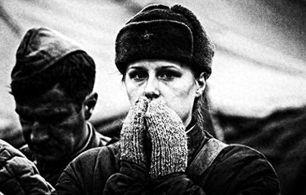 1941年，苏联两名女兵被德国俘虏后，女军医遭遇惨痛暴行，令人痛心！1941年