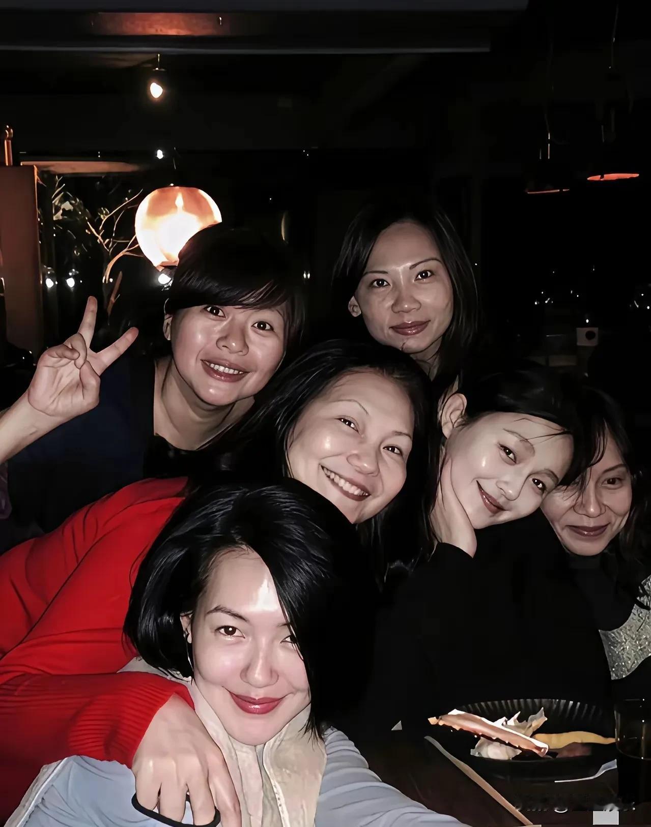 S妈凌晨开撕前女婿，网友：双标玩得比剧本杀还6S妈这次彻底摘掉慈祥面具！当年