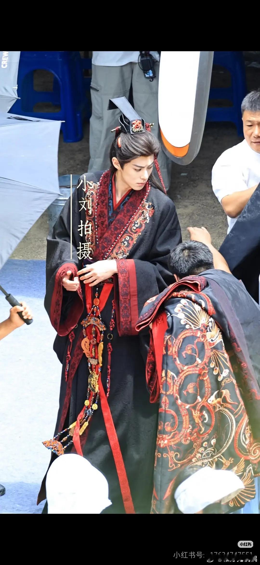 王鹤棣谢景行路透，和同人图对比怎么样
