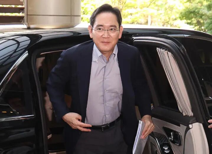 三星掌门人李在镕长子放弃美国籍, 将回韩国服兵役39个月, 罕见举动引发热议
