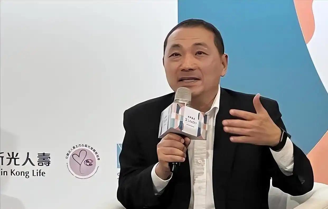 侯友宜这民调都快冲到70%了，看着牛得很，其实心里那本账算得比谁都精！前两天新