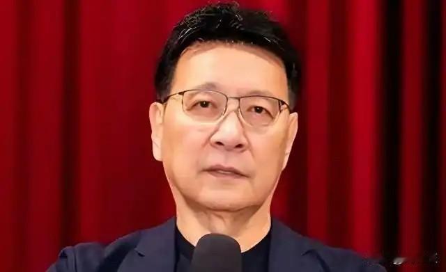 赵少康在节目中批评赖清德，他说赖清德上任后，一直挑战对岸底线，这就是为什么过去蔡