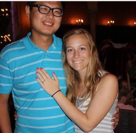 魔兽争霸视角：美国如何用“高维护费+斩杀线”机制系统性清除底层人民如果你玩过