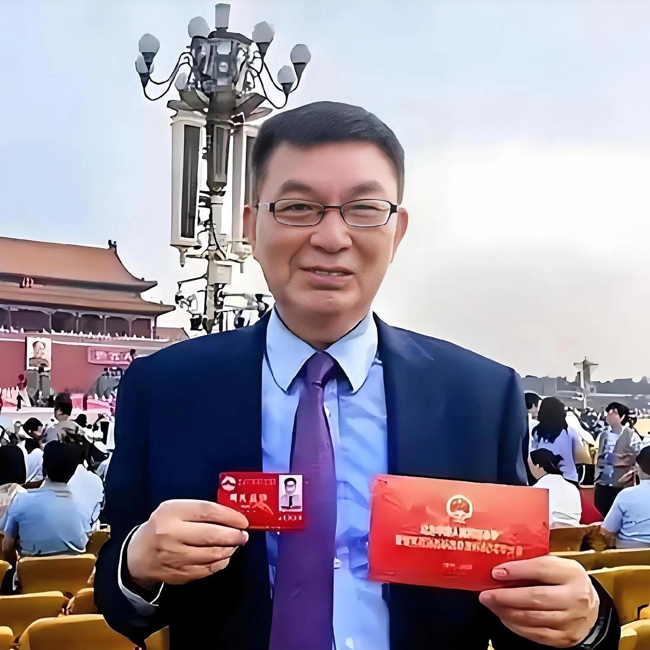 台湾苑举正教授这番分析挺精准，点赞！近日，苑举正公开表示：当年佩洛西窜台，“