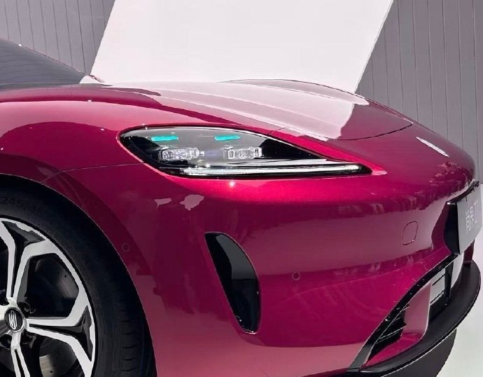 尚界Z7实车真帅啊！这个颜色比之前放出来的照片好看太多了！！预售价格22.98万