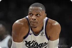 国王队26分惨败给休斯顿火箭，这奇葩的首发阵容还有存在的必要吗？控卫，维斯布