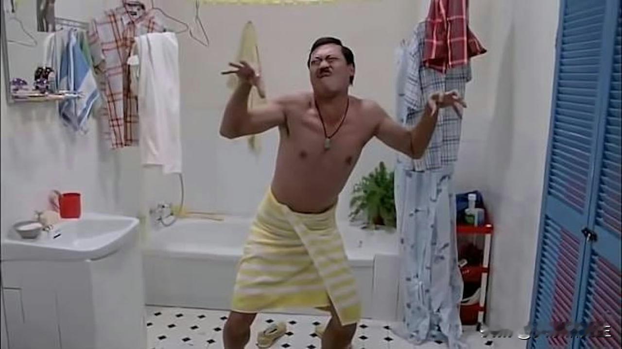 老戏骨许绍雄离世我没哭，冯淬帆一句留言让我红了眼眶看到新闻说许绍雄走了，