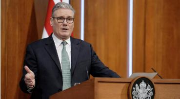 现在不是英国官员希望斯塔默下台，也不是英国民众希望斯塔默下台，而是美国不希望斯塔