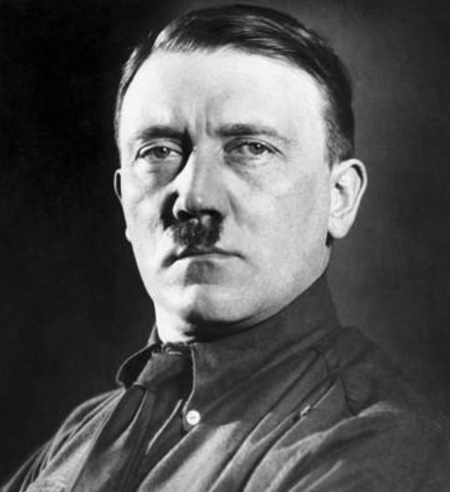 1935年，希特勒清空了办公室所有人，只为等待一个中国男人，过了很久，一个瘦弱的