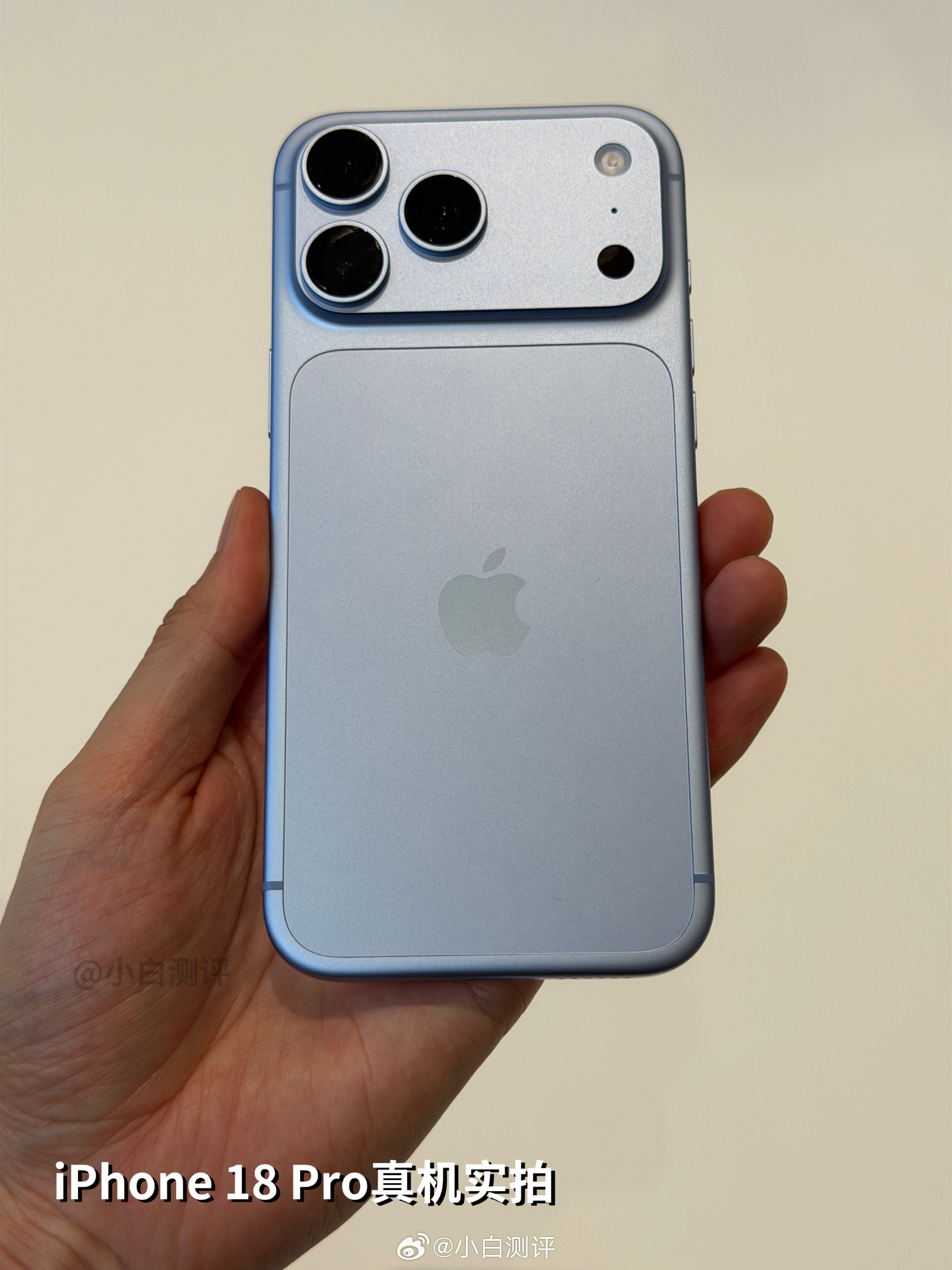 iPhone18Pro颜色iPhone18Pro冰川蓝真机上手实拍这蓝色大家