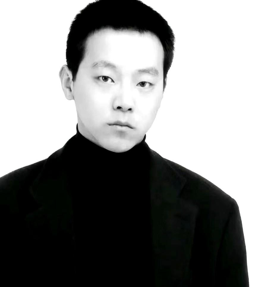 王菲和窦唯的女儿，唱歌竟然谁都不像？跨年晚会上跟那英合唱，空灵声线一出来，好