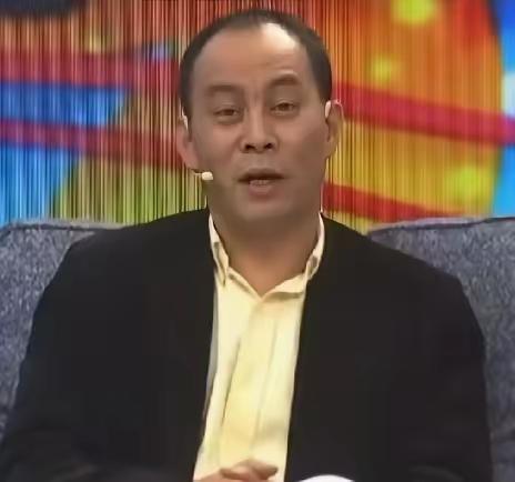 张光北说："我如果那时候没有遇上姜昆，说句不好听的，我可能今天就是东海的一个将军