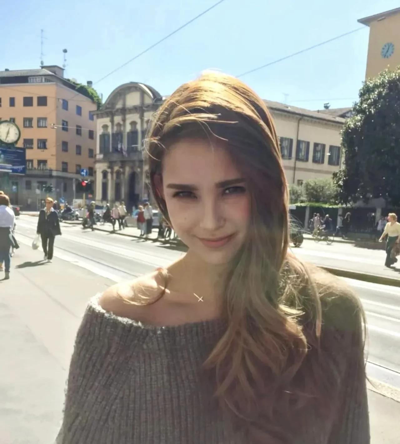 昆凌这长相也叫长得美？只能说昆凌的外貌就是普通美吧，因为她的五官紧凑性格比较刁钻