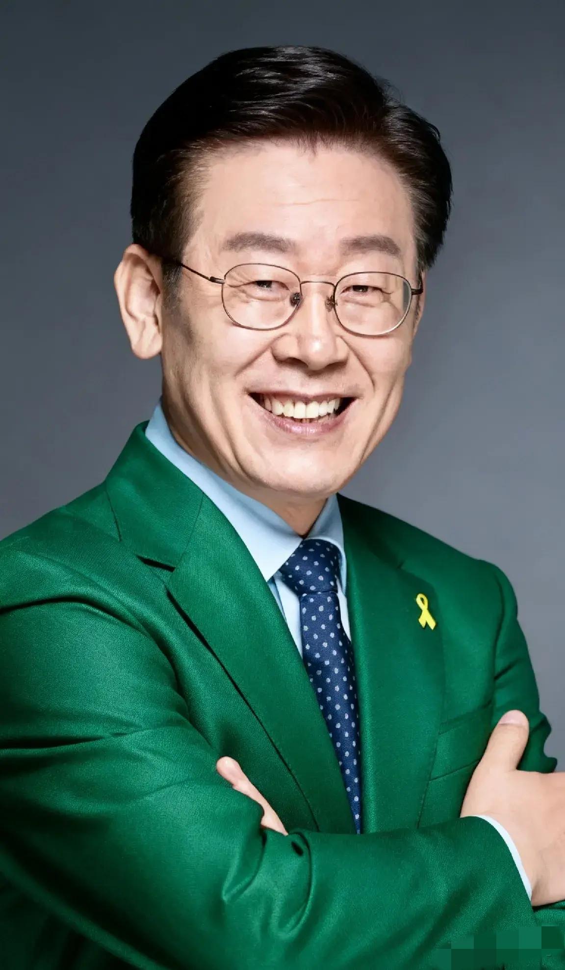 韩国总统李在明公开表态！2026年4月6日，韩国总统李在明在青瓦台主持的国务会