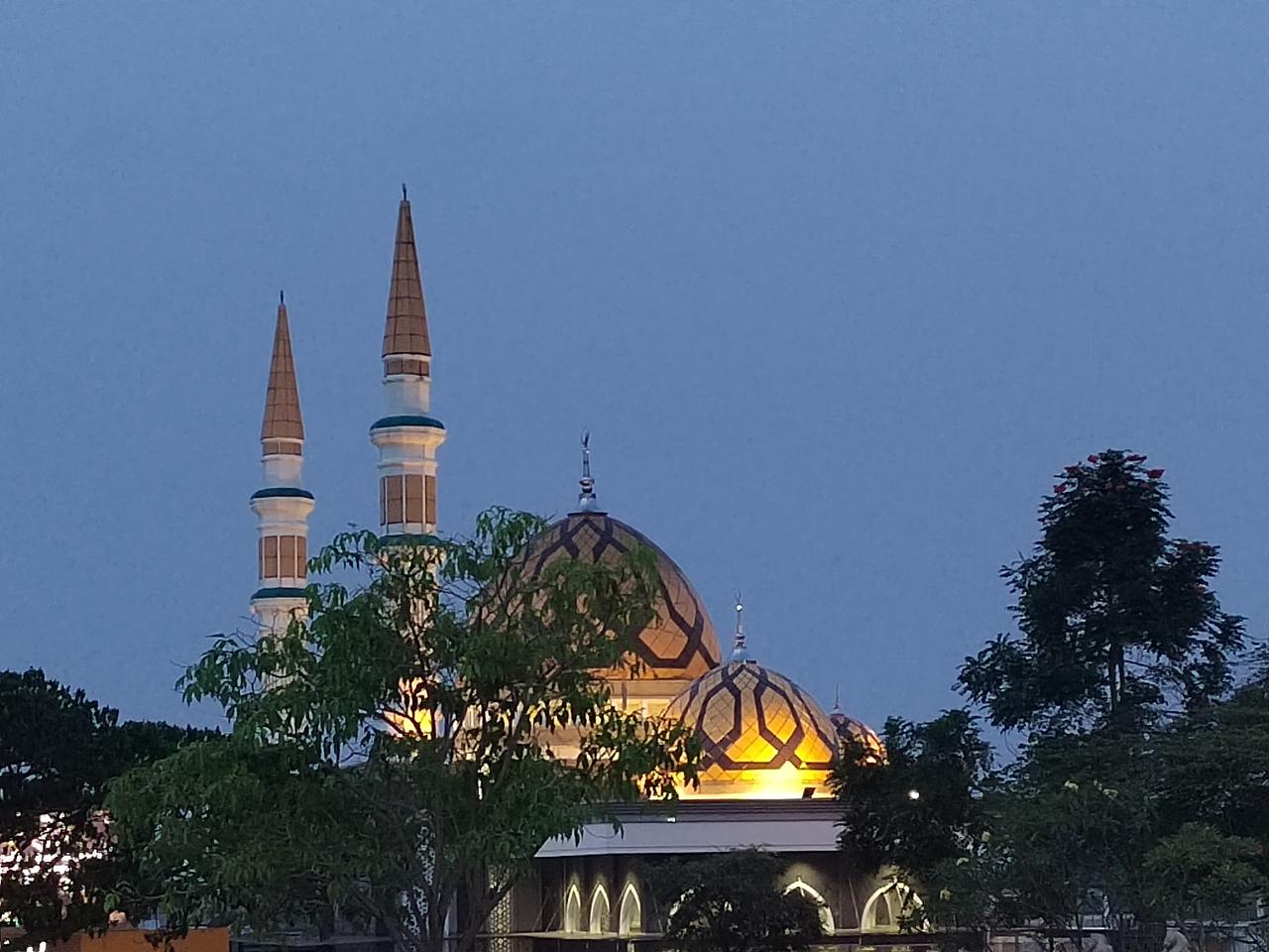 被领导开始打压或针对了怎么办？认错？服软？请吃饭？和领导套近乎？跪舔？开始当奴