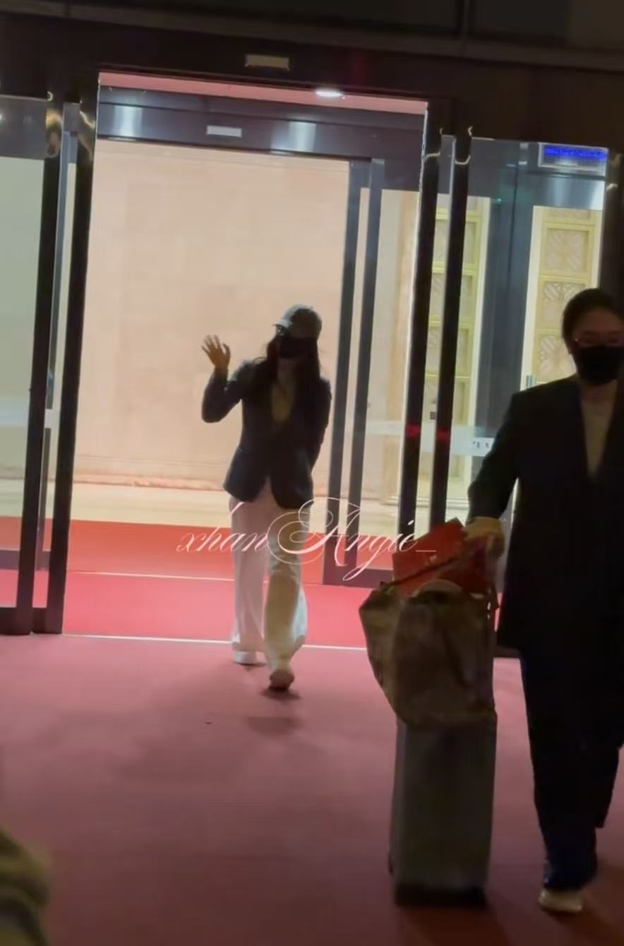 刘涛比招呼先来的是姐姐的香气刘涛比招呼先来的是姐姐的香气！！！这么温柔知性的成熟