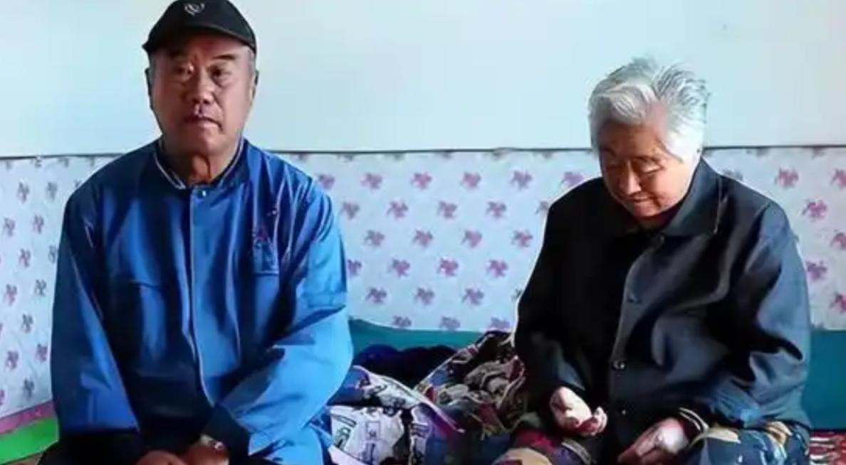 辽宁夫妻借款7万送她去德国留学，21年未见，临死才知她已成为德国教授，他们哀求想