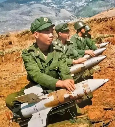 当年为了对付苏军的钢铁洪流，我军大量生产了红箭73反坦克导弹，然而，由于生产过多