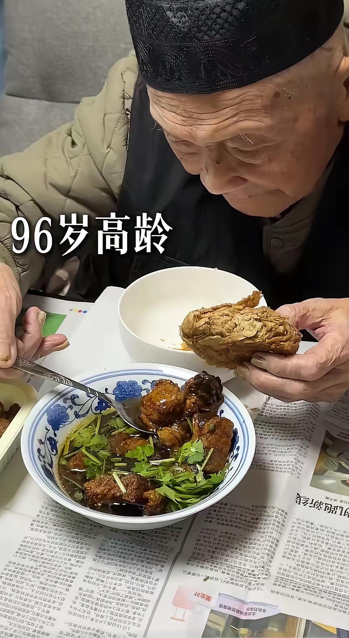 祝你长寿，这句话我真说不出来，我大姨父今年89岁了，54岁的时候脑出血就不能自