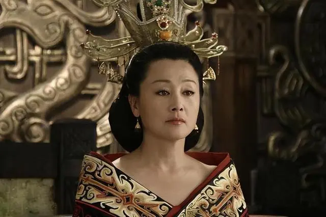 王莽当皇帝后，把守寡多年的女儿王嬿叫到身边，对她说：“你才18岁，不应该这