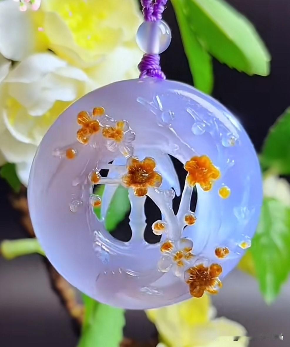 金煜是启功的弟子昨天看鉴宝节目《华豫之门》，我发现书画鉴定专家金煜是启功的