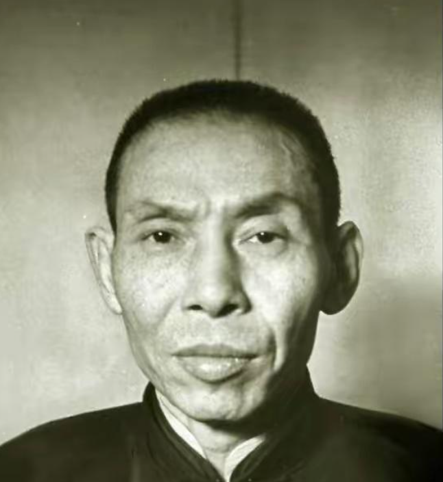 1941年，杜月笙在重庆遭人绑架，绑匪开口要40万，杜月笙却说：“给你90万，剩