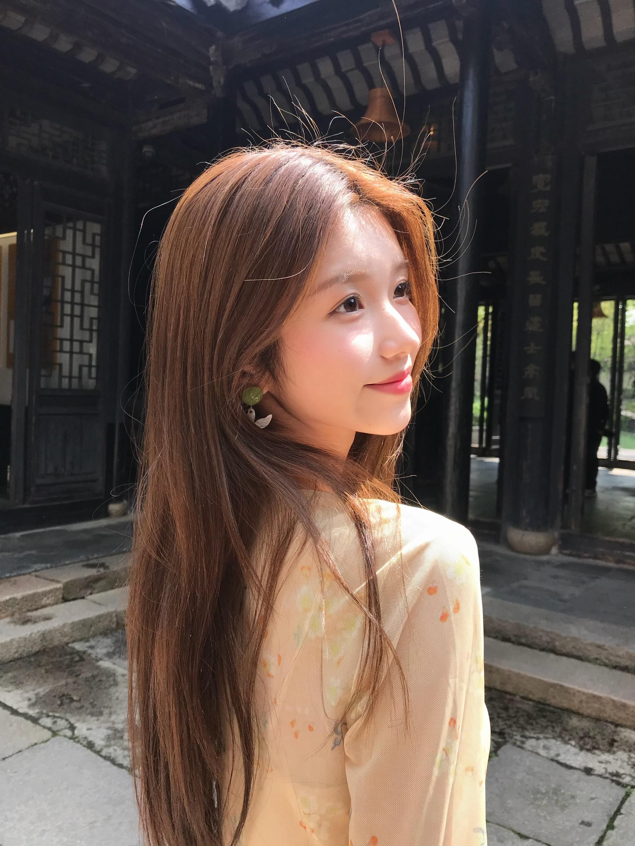 女儿心总如水。  发放一些在乌镇的假期库存 ～江南水乡就很适合穿这种淡...