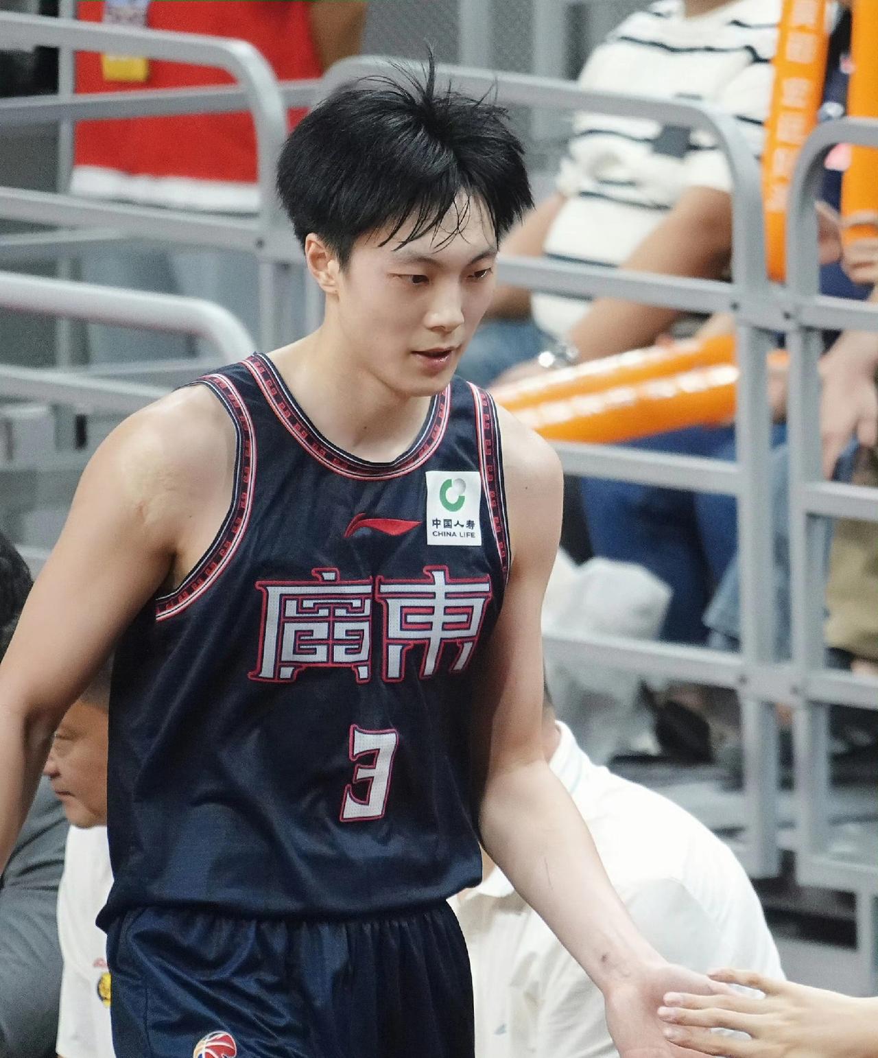 广东89-81险胜吉林，看看本场比赛的数据和正负值，谁是球队赢球的头号功臣！