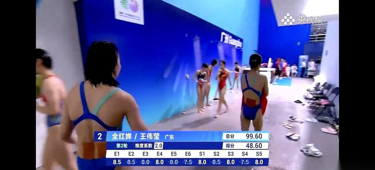 说真的，看到全红婵第一跳那个分数出来，心咯噔一下。就那么一下，48.6分。紧